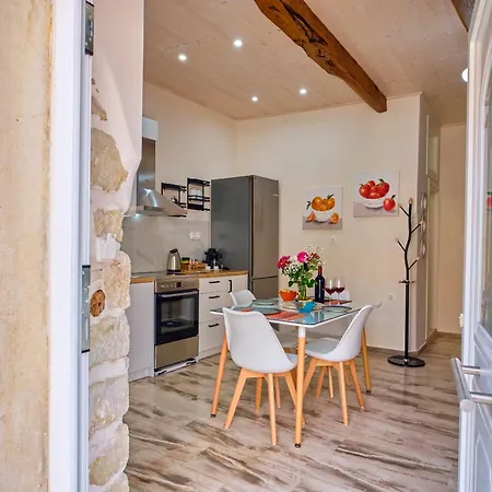 Estia House *
