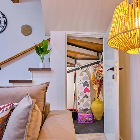 アパート Estia House