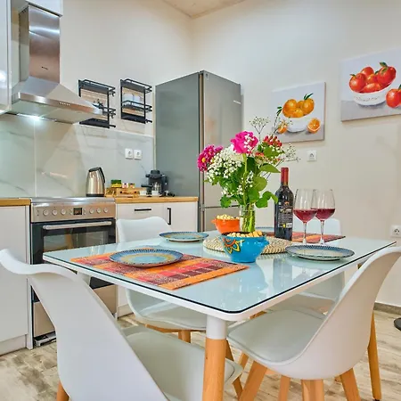 アパート Estia House