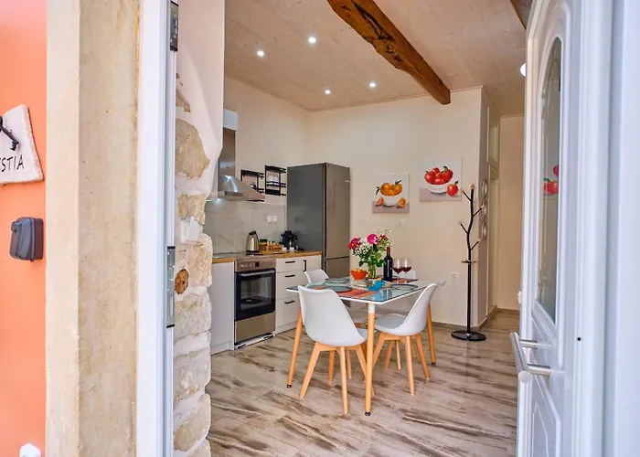 Estia House *