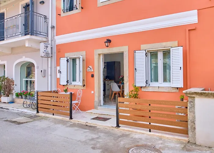 Estia House *