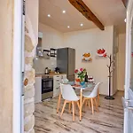 Estia House *