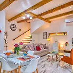 Estia House Apartment *